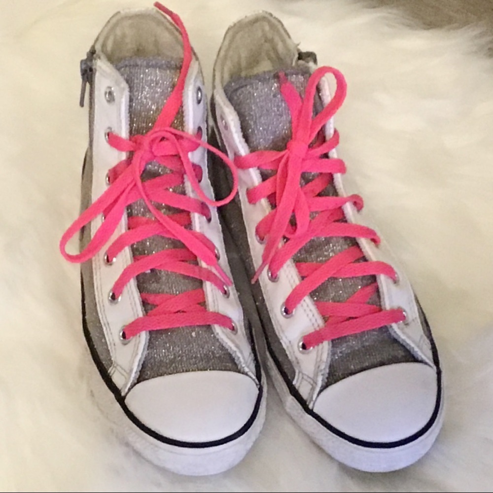 Converse All Star Chuck Taylor High Tops - Picture 4 of 7
